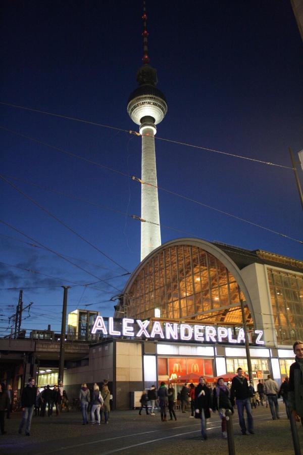Holiday Frankfurter Allee 98 *